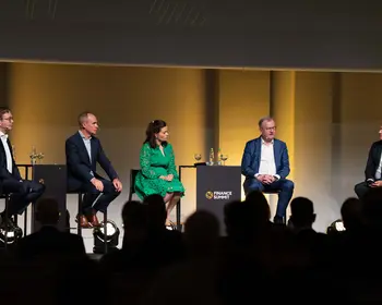 Fünf Experten diskutieren beim Finance Summit der Boerse Stuttgart über Europas Rolle im globalen Wettbewerb.