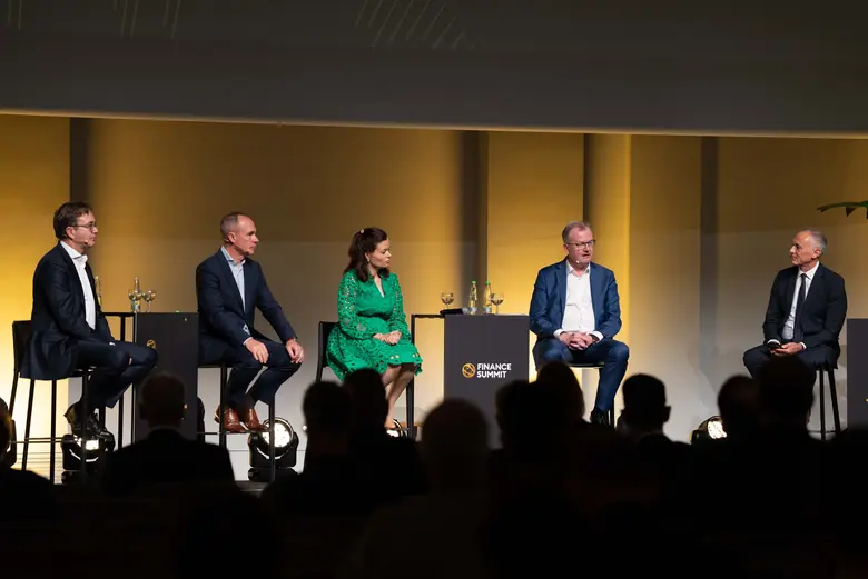 Fünf Experten diskutieren beim Finance Summit der Boerse Stuttgart über Europas Rolle im globalen Wettbewerb.