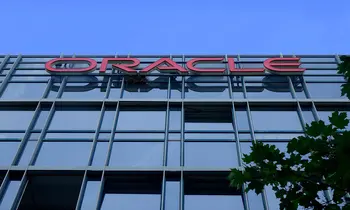 Oracle-Schriftzug auf Gebäude. 