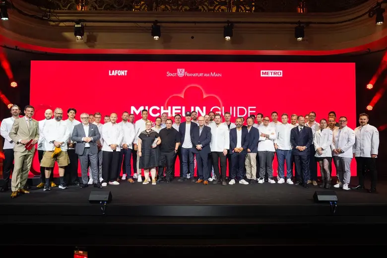 Ein Gruppenfoto bei der Verleihung des Guide Michelin 2026.