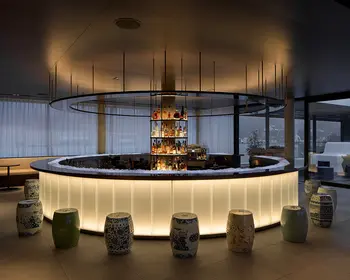 Rooftop Bar im Roomers. 