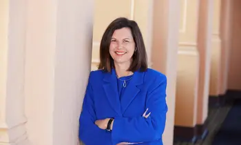 Ilse Aigner im blauen Blazer