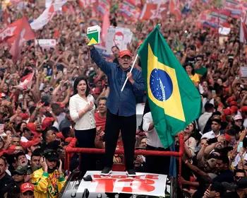 Lula da Silva bleibt Präsident von Brasilien. 