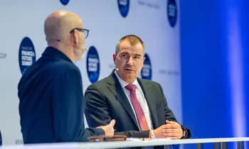Brigadegeneral Michael Bender im Gespräch mit Peter Tauber.