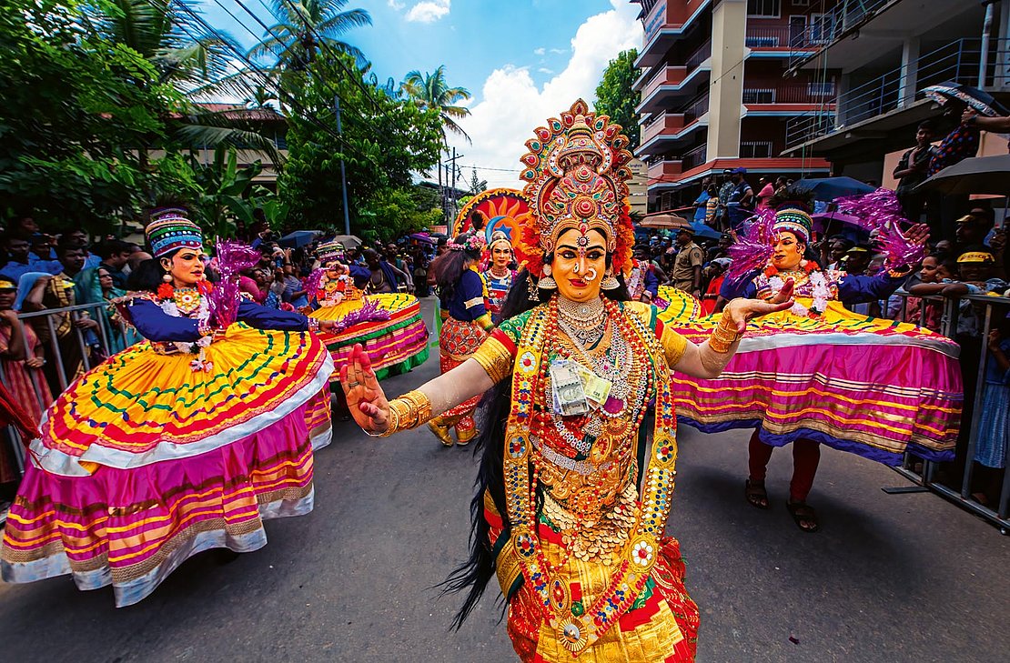 Ein Festumzug zum Onam-Festival im südindischen Kerala 