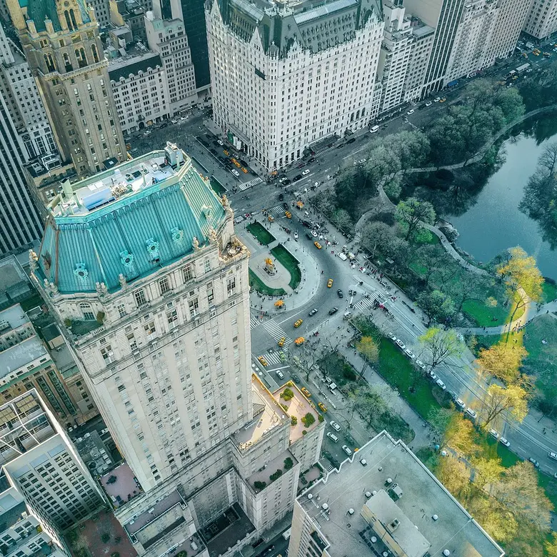 The Pierre thront an der Fifth Avenue.