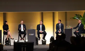 Fünf Experten diskutieren beim Finance Summit in Stuttgart über Kapitalmarkt und Börsengang.