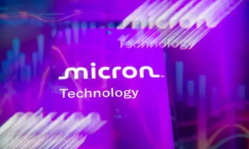 Weißer Schriftzug Micron Technology auf violettem Hintergrund, darüber und darunter verwischte helle Wiederholungen des Schriftzugs.