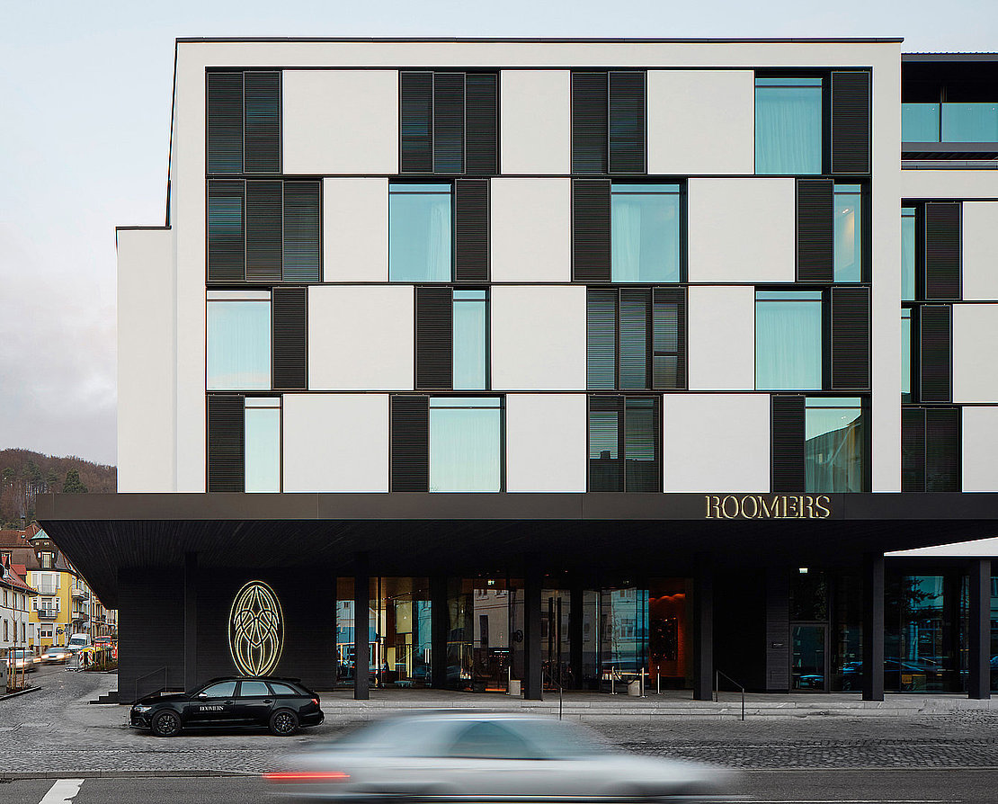 Fassade des Roomers. 