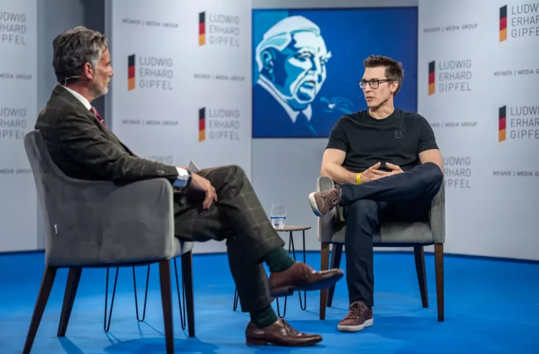 Markus Dorner, Chief Technology Officer Bitpanda, im "Finance-Talk" mit Oliver Stock. (Foto: WEIMER MEDIA GROUP)