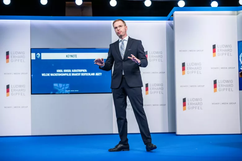 Reiner Holznagel, Präsident des Bundes der Steuerzahler, bemängelt einen falschen Fokus auf Verbrauchssteuern in der Steuerpolitik der Bundesrepublik (Foto: WEIMER MEDIA GROUP).