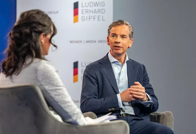 Matthias Voelkel, CEO der Boerse Stuttgart Group, gefällt es nicht, dass das Geld im digitalen Finanzsystem am US-Dollar hängt (Foto: WEIMER MEDIA GROUP).